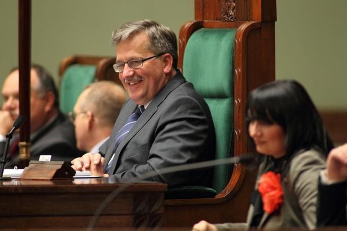 Coraz więcej Polaków źle ocenia Bronisława Komorowskiego Coraz więcej Polaków źle ocenia Bronisława Komorowskiego