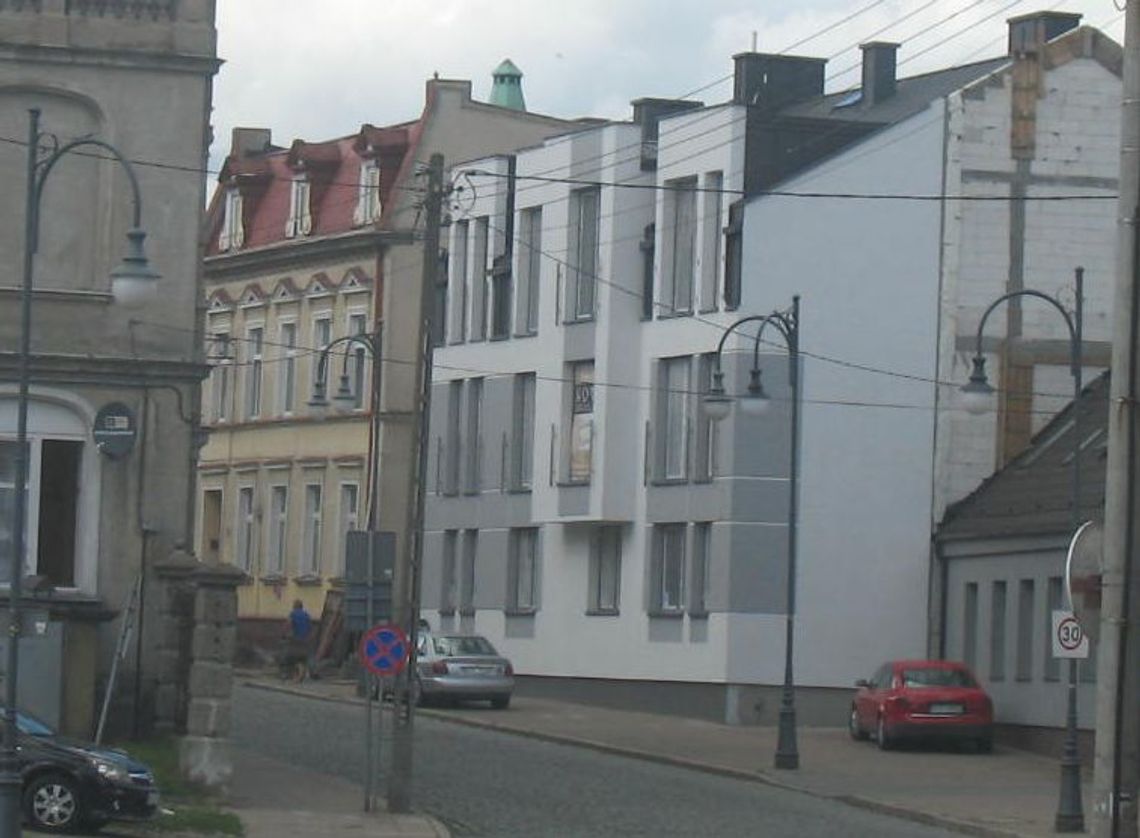 Cyrki z nową kamienicą. Konflikt właścicieli sąsiadujących nieruchomości Cyrki z nową kamienicą. Konflikt właścicieli sąsiadujących nieruchomości