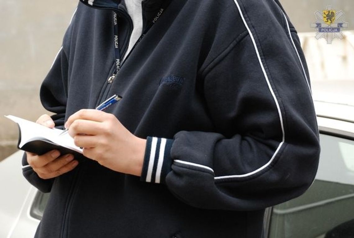 Cywilny "podoficer" łapał piratów drogowych i karał za wykroczenia