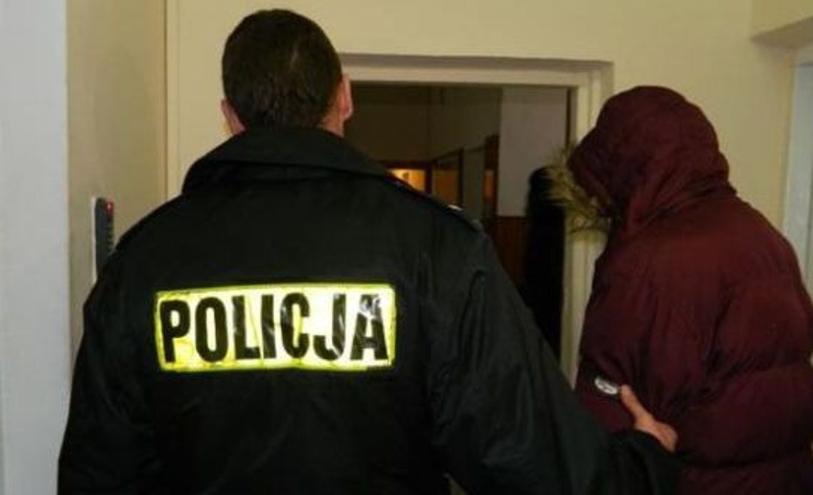 Czekał na autobus a podjechał... radiowóz 