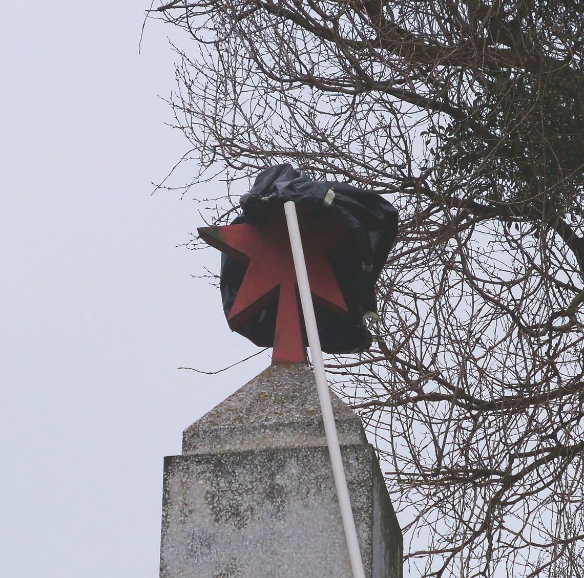 Czerwona gwiazda z ul. 30 Stycznia straci swój... kolor?