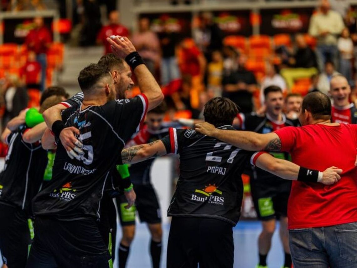 Czerwono-czarni ogrywają Ostrovię – zadecydowała druga odsłona meczu! Czerwono-czarni ogrywają Ostrovię – zadecydowała druga odsłona meczu!