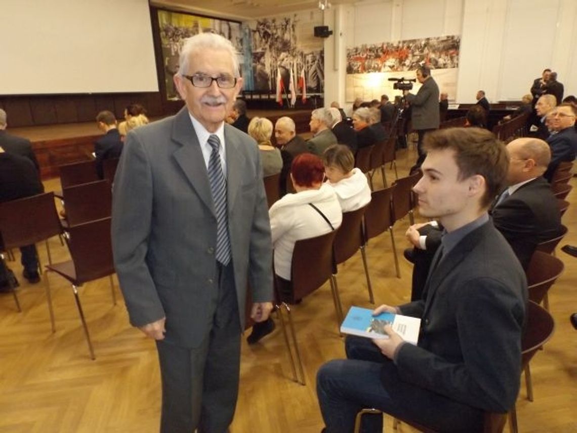 Członkowie podziemnej Gazety Tczewskiej odznaczeni Krzyżem Wolności i Solidarności Członkowie podziemnej Gazety Tczewskiej odznaczeni Krzyżem Wolności i Solidarności