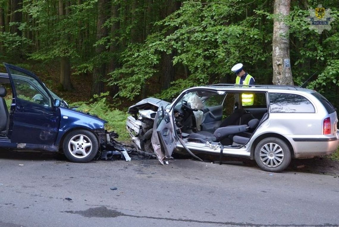 Czołowe zderzenie - kierowca VW miał 1,5 promila alkoholu