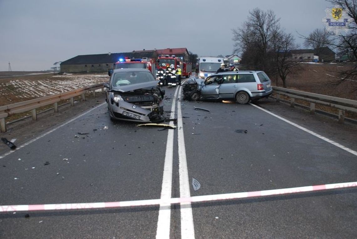 Czołowe zderzenie, trzy osoby ranne