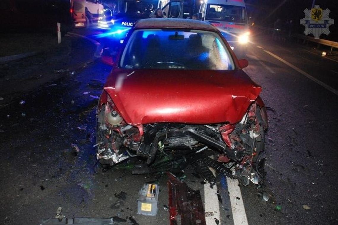 Czołówka w Knybawie - kierowcy zabrani do szpitala Czołówka w Knybawie - kierowcy zabrani do szpitala