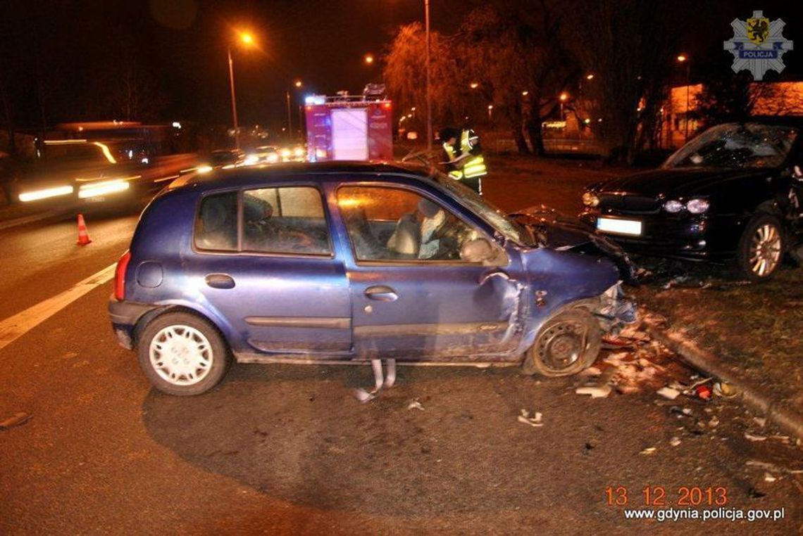 Czołowo na Hutniczej, cztery osoby ranne Czołowo na Hutniczej, cztery osoby ranne