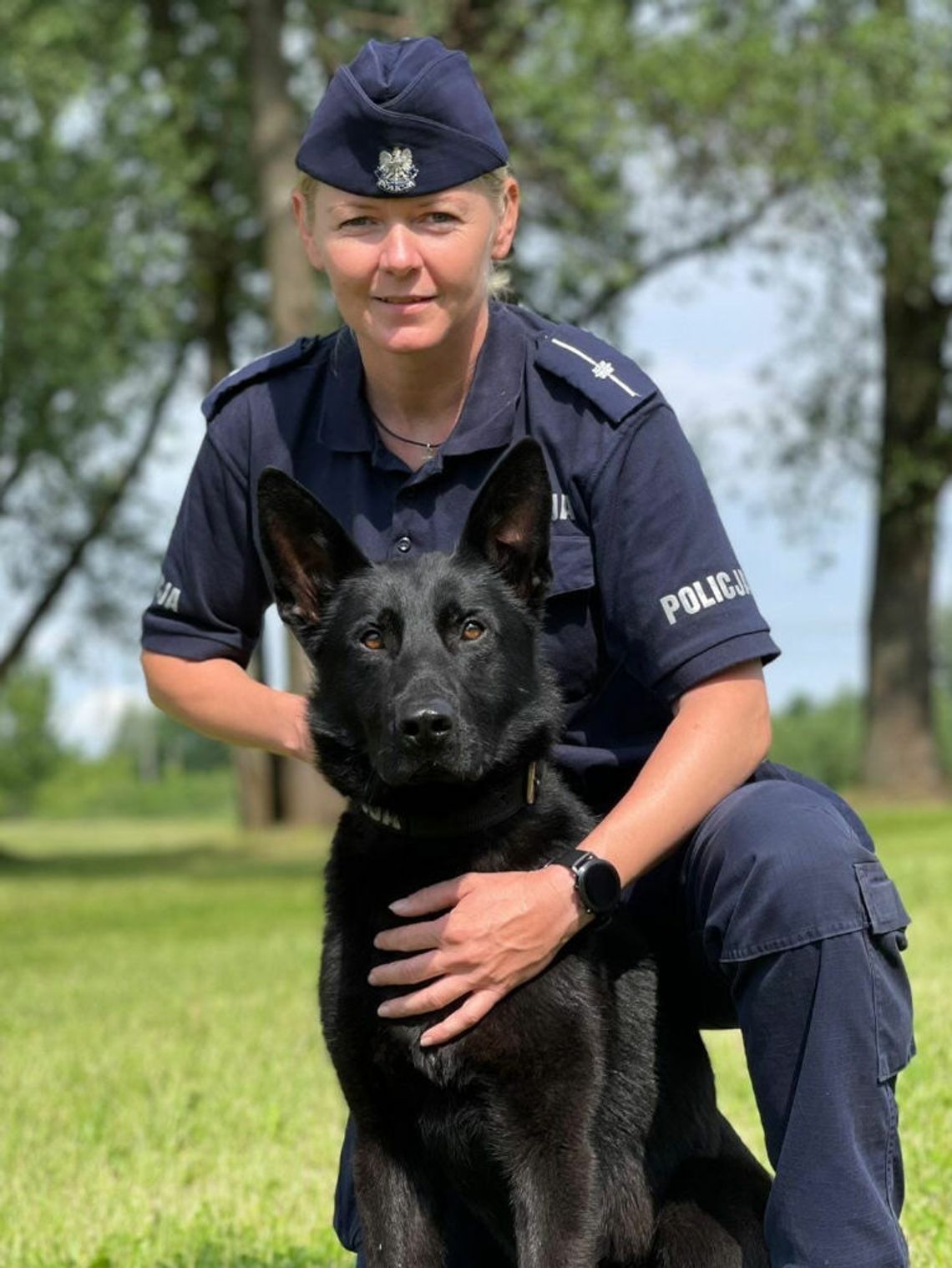 Czworonożny funkcjonariusz w bytowskiej komendzie policji Czworonożny funkcjonariusz w bytowskiej komendzie policji