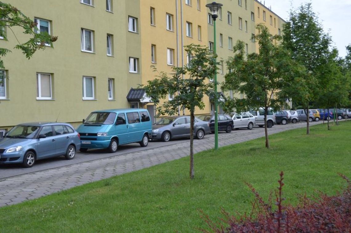 Czy powstanie parking przy ul. Jedności Narodu 9 ? Czy powstanie parking przy ul. Jedności Narodu 9 ?