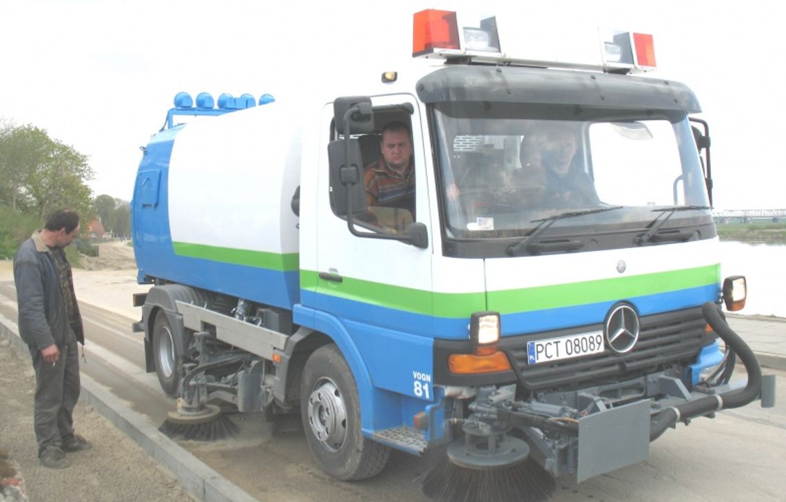 „Czyszczarka” - sprząta i... wyrywa chwasty „Czyszczarka” - sprząta i... wyrywa chwasty