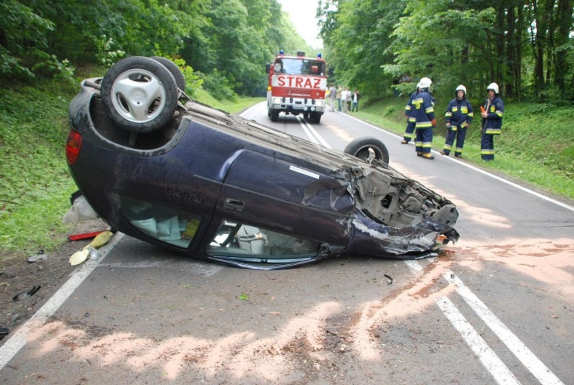 Dachował oplem Dachował oplem