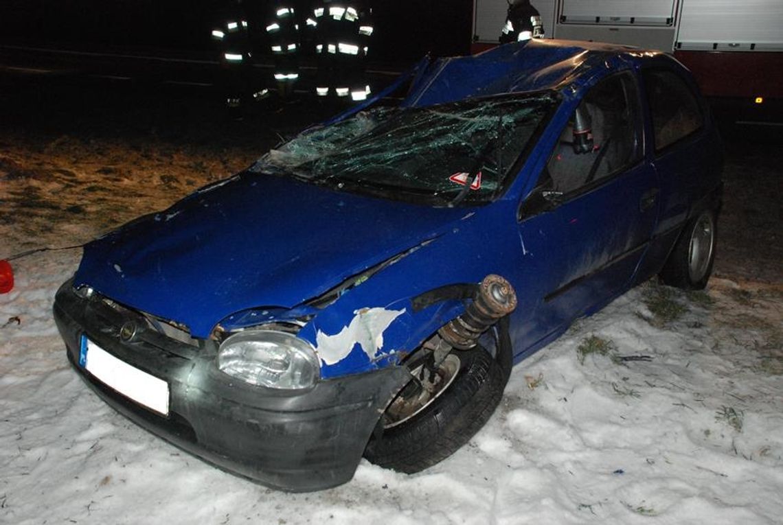 Dachował oplem z 5-letnim dzieckiem. Miał prawie dwa promile!