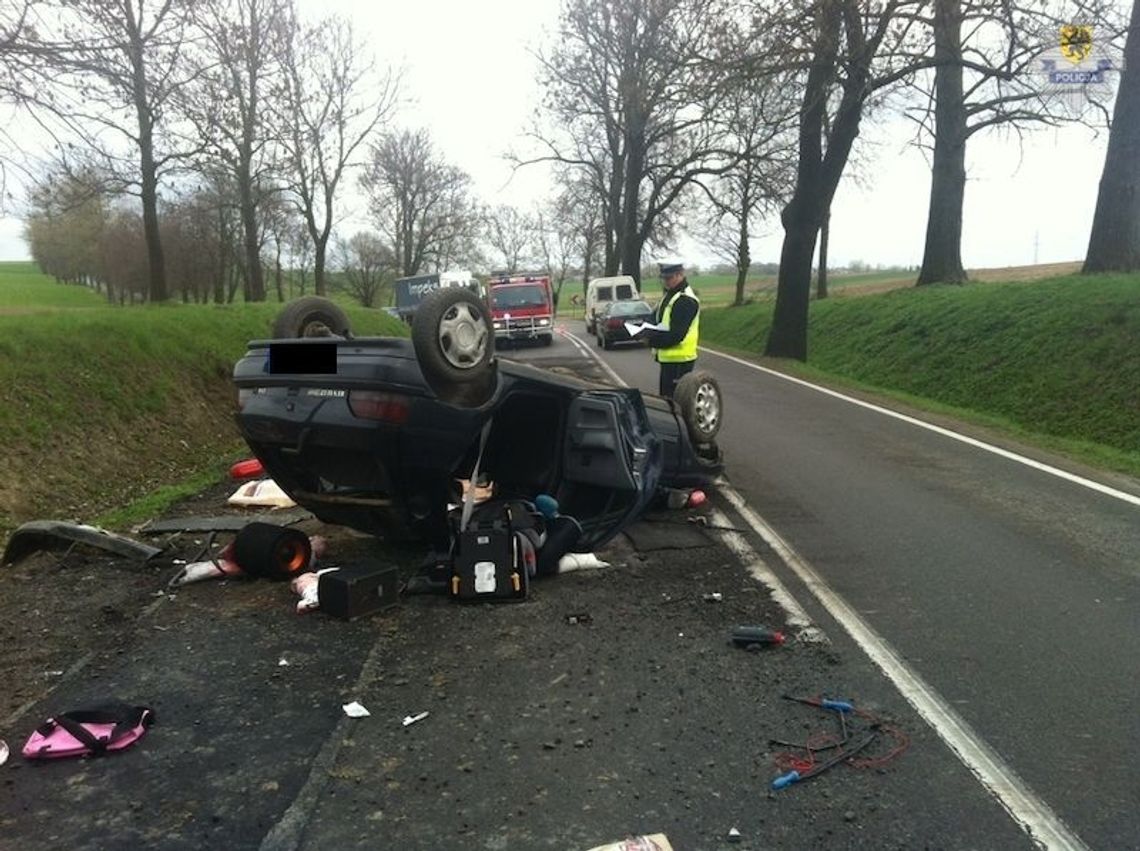 Dachowanie w Nowej Wsi. Trzy osoby ranne