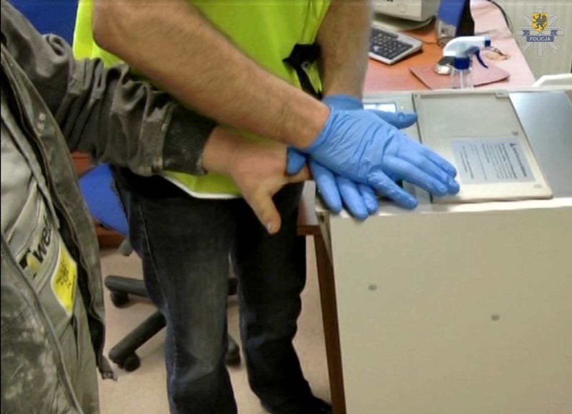 Dali łopatę i kazali kopać grób FILM Dali łopatę i kazali kopać grób FILM