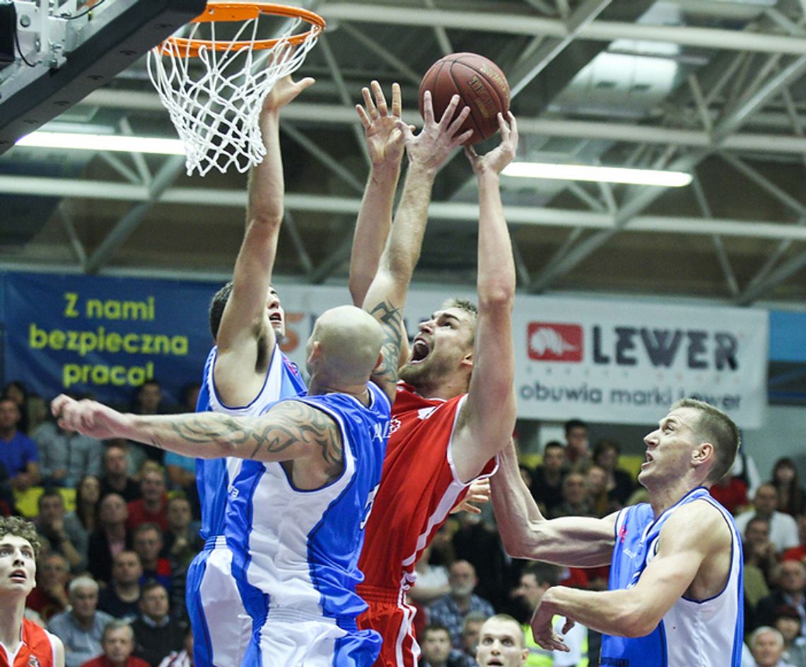 Derbowy falstart Derbowy falstart