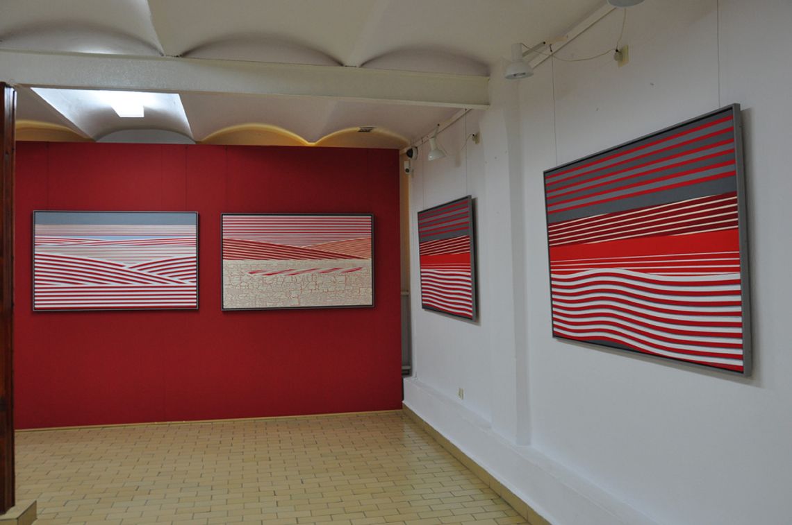 Dialog z tradycją: orzeł i flaga biało-czerwona