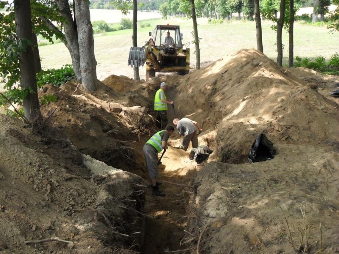Dlaczego zginęły 43 osoby? - Ekshumacja na starym cmentarzu Dlaczego zginęły 43 osoby? - Ekshumacja na starym cmentarzu