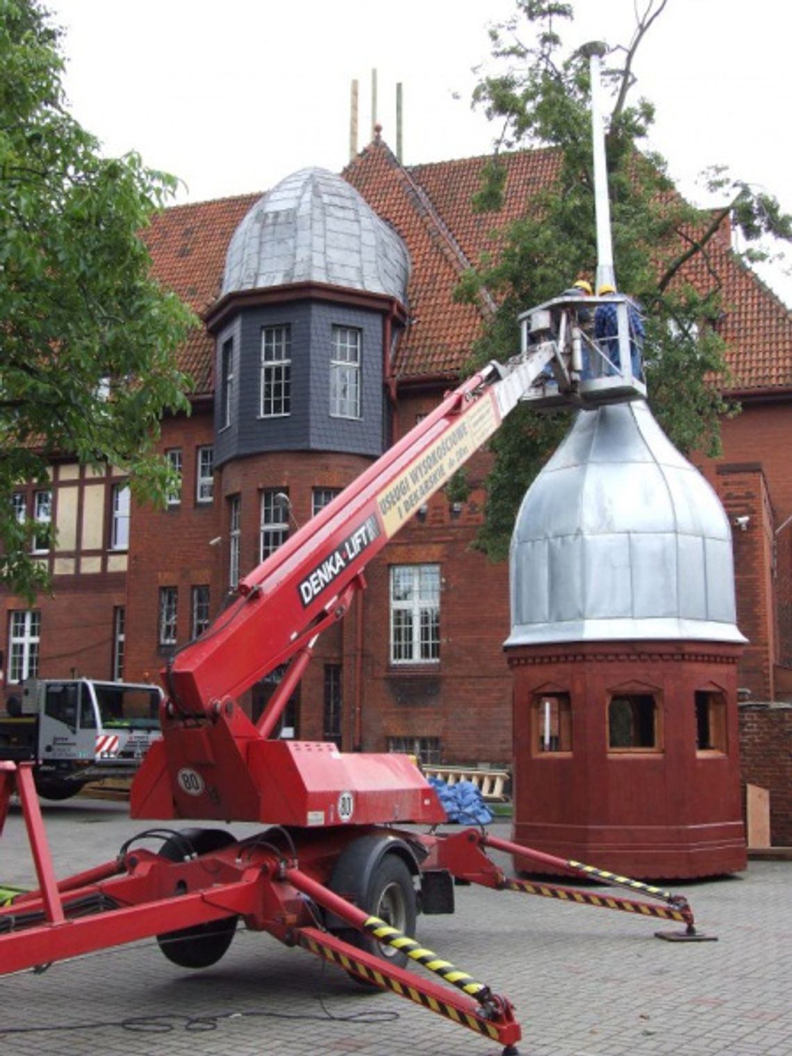 Do dwóch razy sztuka - wieża wróciła na magistrat Do dwóch razy sztuka - wieża wróciła na magistrat