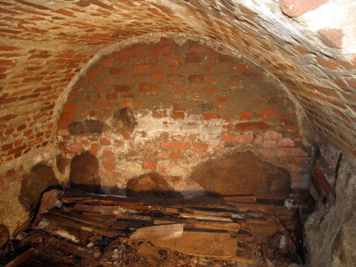 Do krypty w farze zajrzymy jeszcze przed wakacjami Do krypty w farze zajrzymy jeszcze przed wakacjami