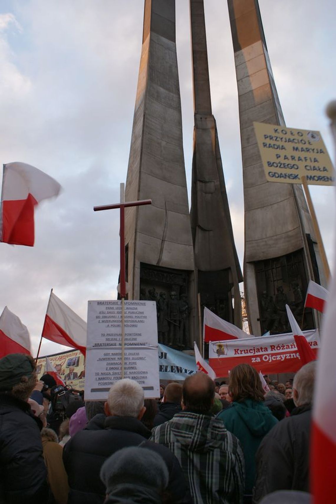 Do Rodaków w kraju i za granicą: Brońmy Pomnika Poległych Stoczniowców
