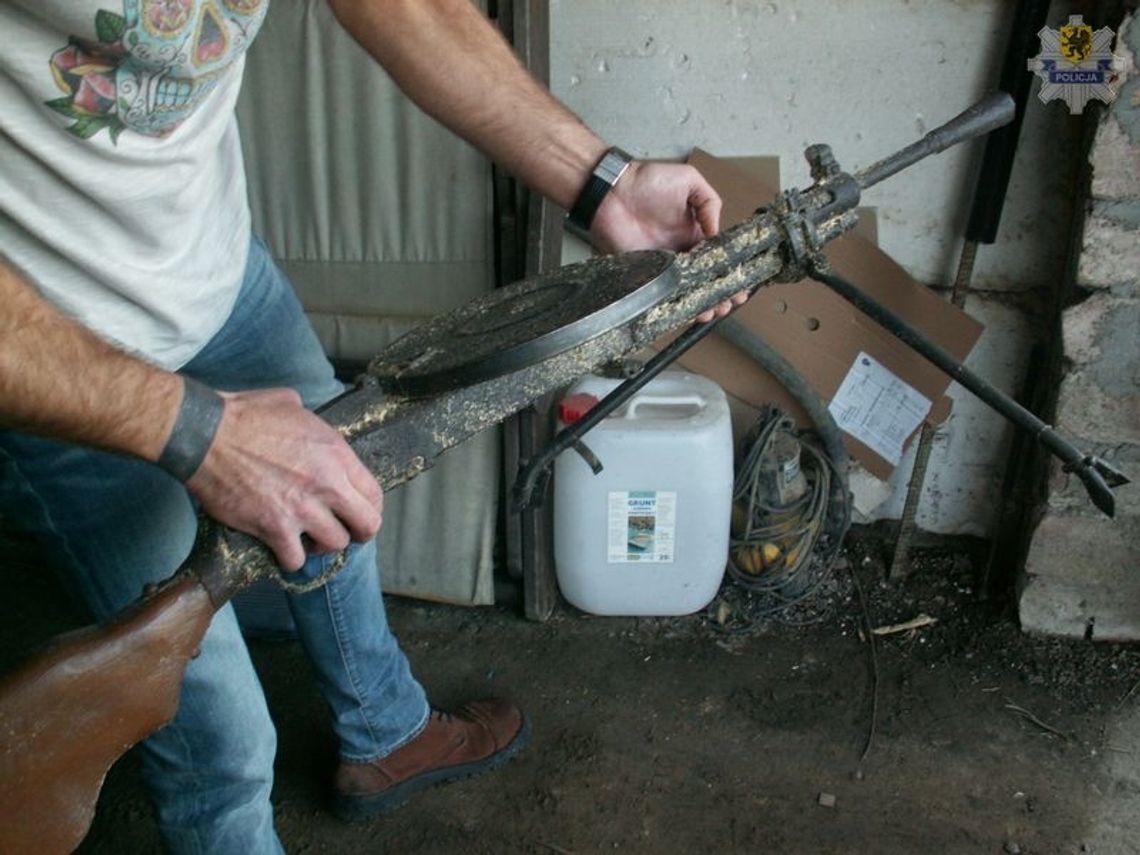 Domowy arsenał: Mauser, Pepesza, pociski artyleryjskie, głowice pancerfaust Domowy arsenał: Mauser, Pepesza, pociski artyleryjskie, głowice pancerfaust