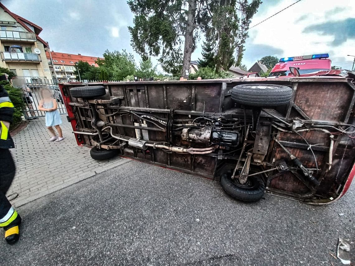 Doprowadził do kolizji drogowej z meleksem. Meleks się wywrócił Doprowadził do kolizji drogowej z meleksem. Meleks się wywrócił