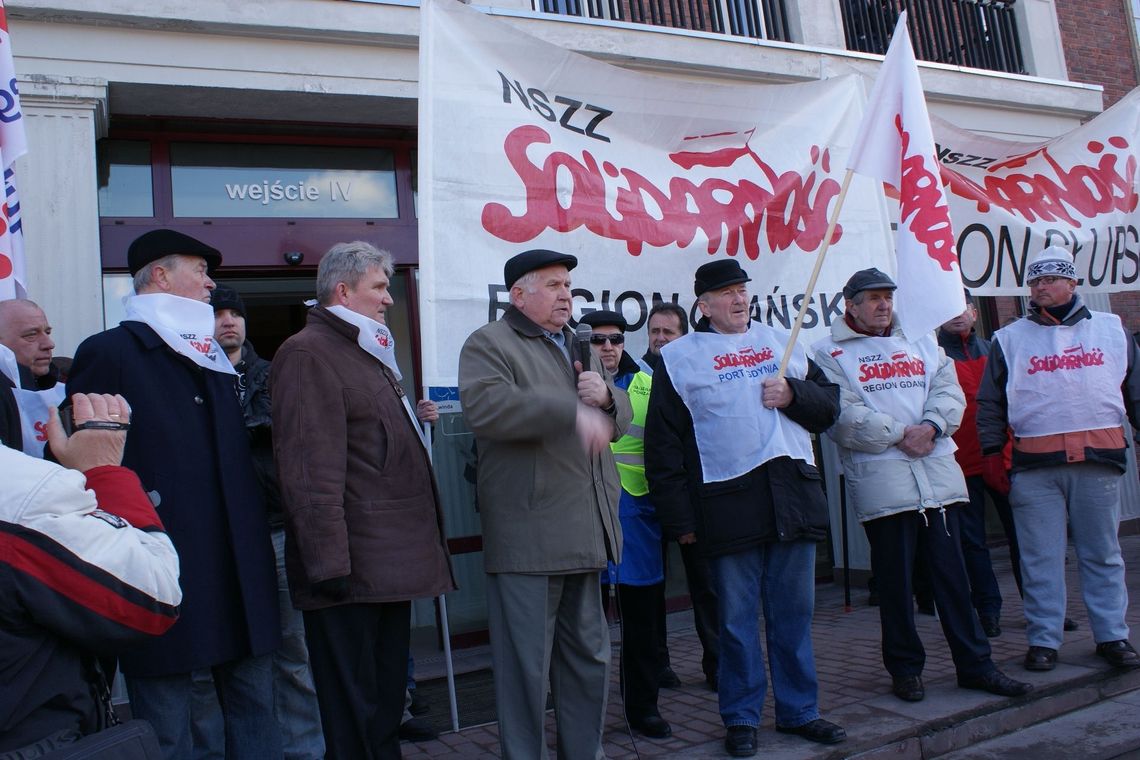 Dość rządów antypracowniczych -solidarni ze strajkującym Śląskiem Dość rządów antypracowniczych -solidarni ze strajkującym Śląskiem