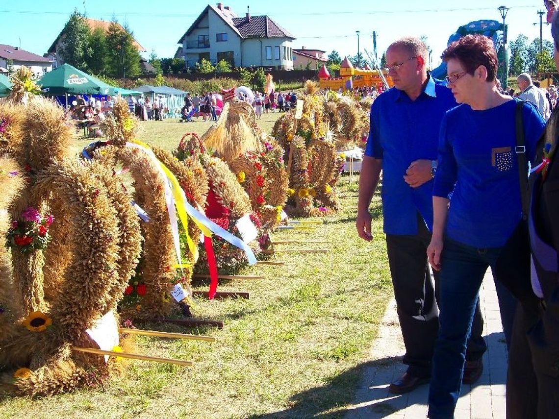 Dożynki powiatowe. Międzyłęż z najlepszym wieńcem