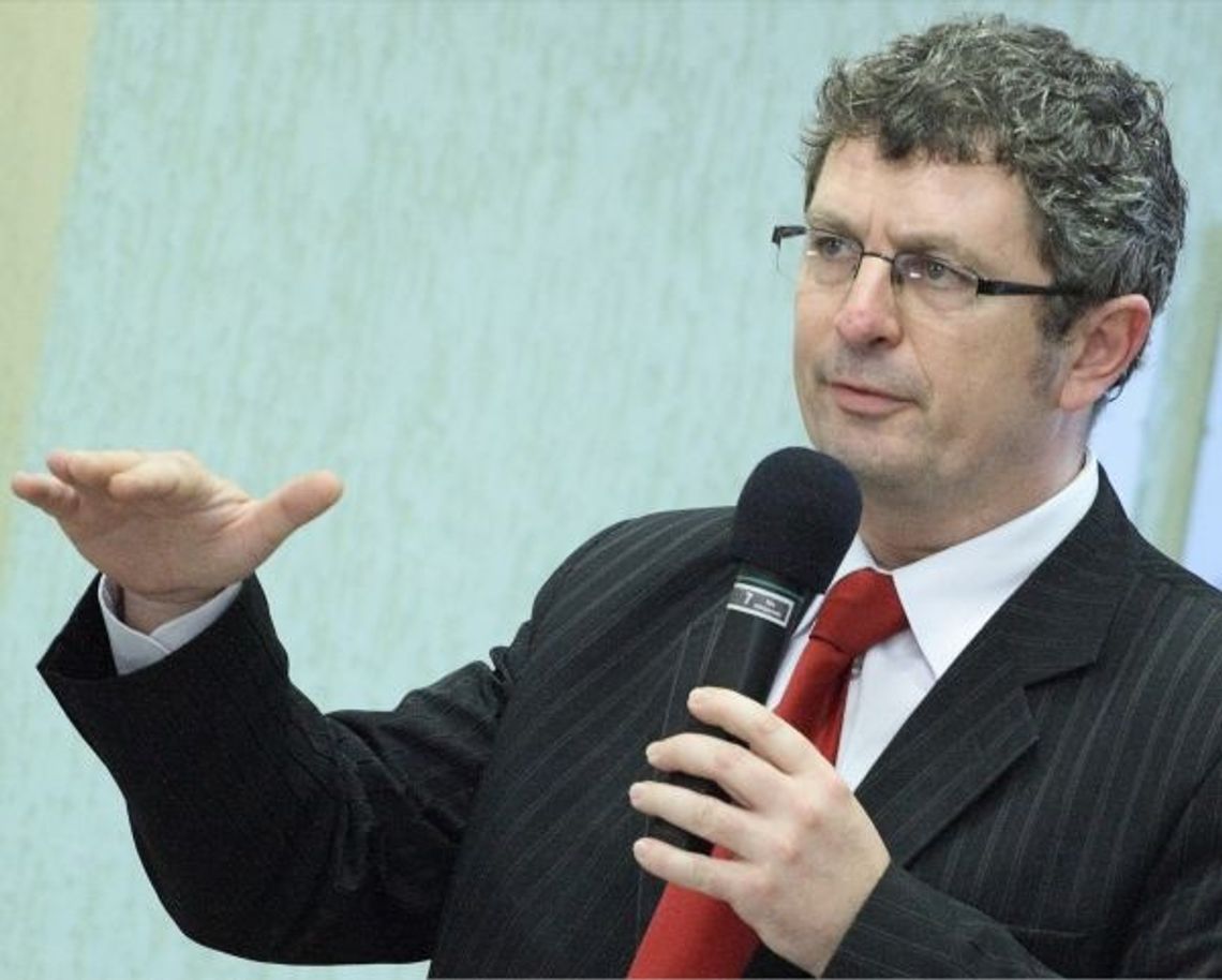 Drogi niczym ciemne tunele. Radni apelują o lepsze oświetlenie ulic w mieście Drogi niczym ciemne tunele. Radni apelują o lepsze oświetlenie ulic w mieście