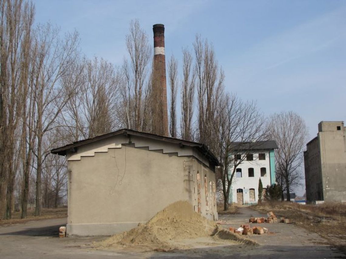 Drożdżownia znika - cegła po cegle. Nowe domy zamiast ruiny?