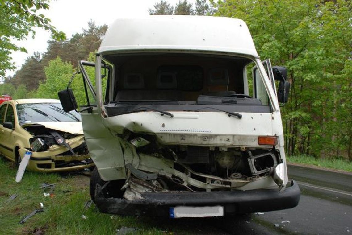 Dwie osoby ranne w wypadku pod Chojnicami Dwie osoby ranne w wypadku pod Chojnicami