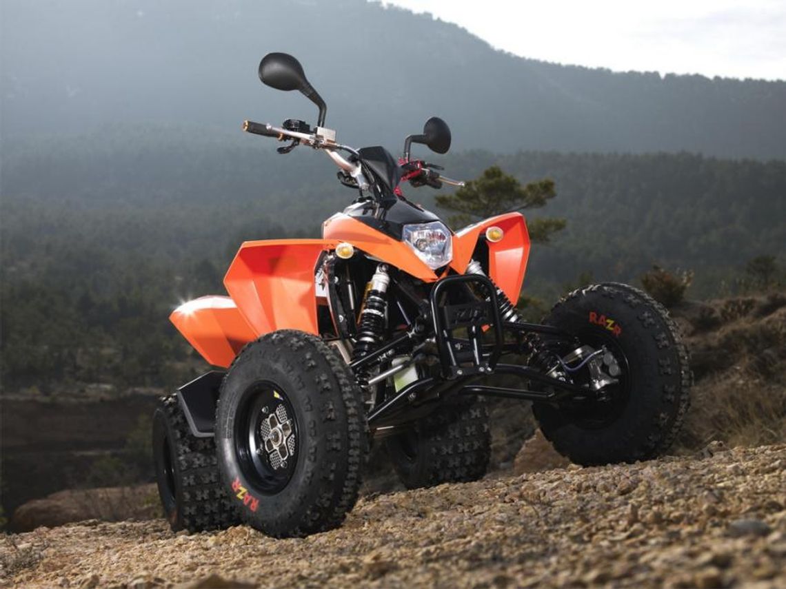 Dwoje rannych dzieci. Jechały quadem z pijanym ojcem Dwoje rannych dzieci. Jechały quadem z pijanym ojcem