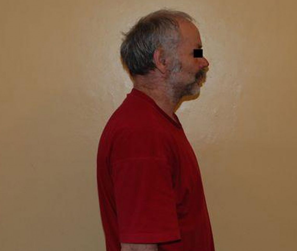 Dwukrotnie strzelił do swojego syna i uciekł samochodem