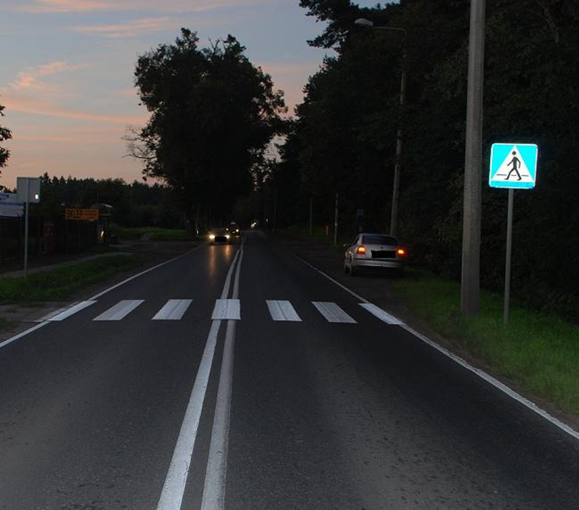 Dwuletnie dziecko i dwie kobiety potrąceni na ulicy