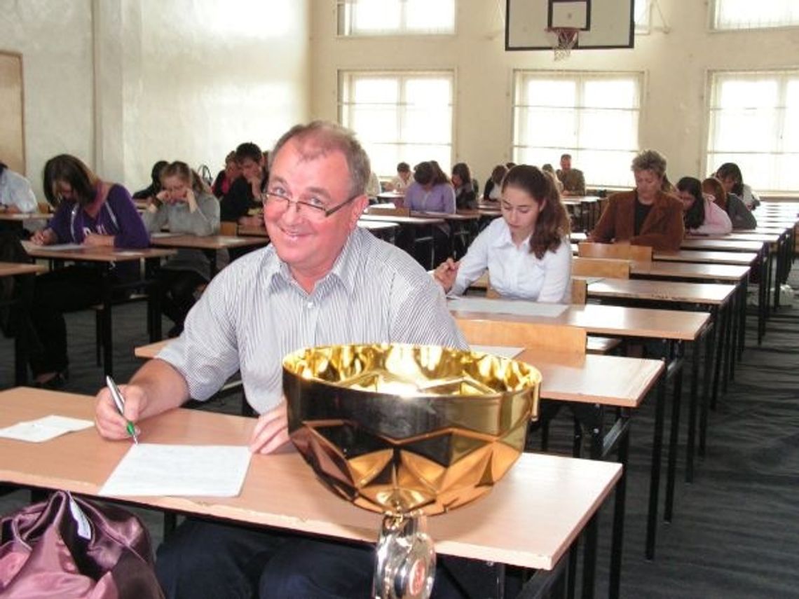 Dyktando z łamigłówkami - ortograficzna wyprawa na wyspę błękitnych lagun Dyktando z łamigłówkami - ortograficzna wyprawa na wyspę błękitnych lagun