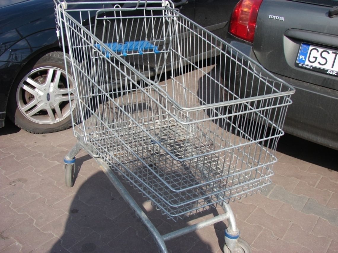 Dyskont spożywczy zamiast starej bazy MZK Dyskont spożywczy zamiast starej bazy MZK