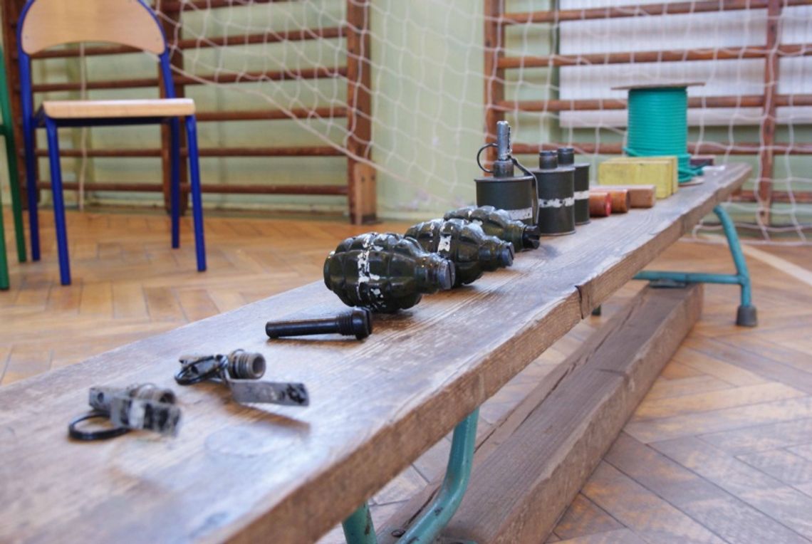 Dzieci przyniosły do domu pociski. Uwaga niewybuchy! Dzieci przyniosły do domu pociski. Uwaga niewybuchy!