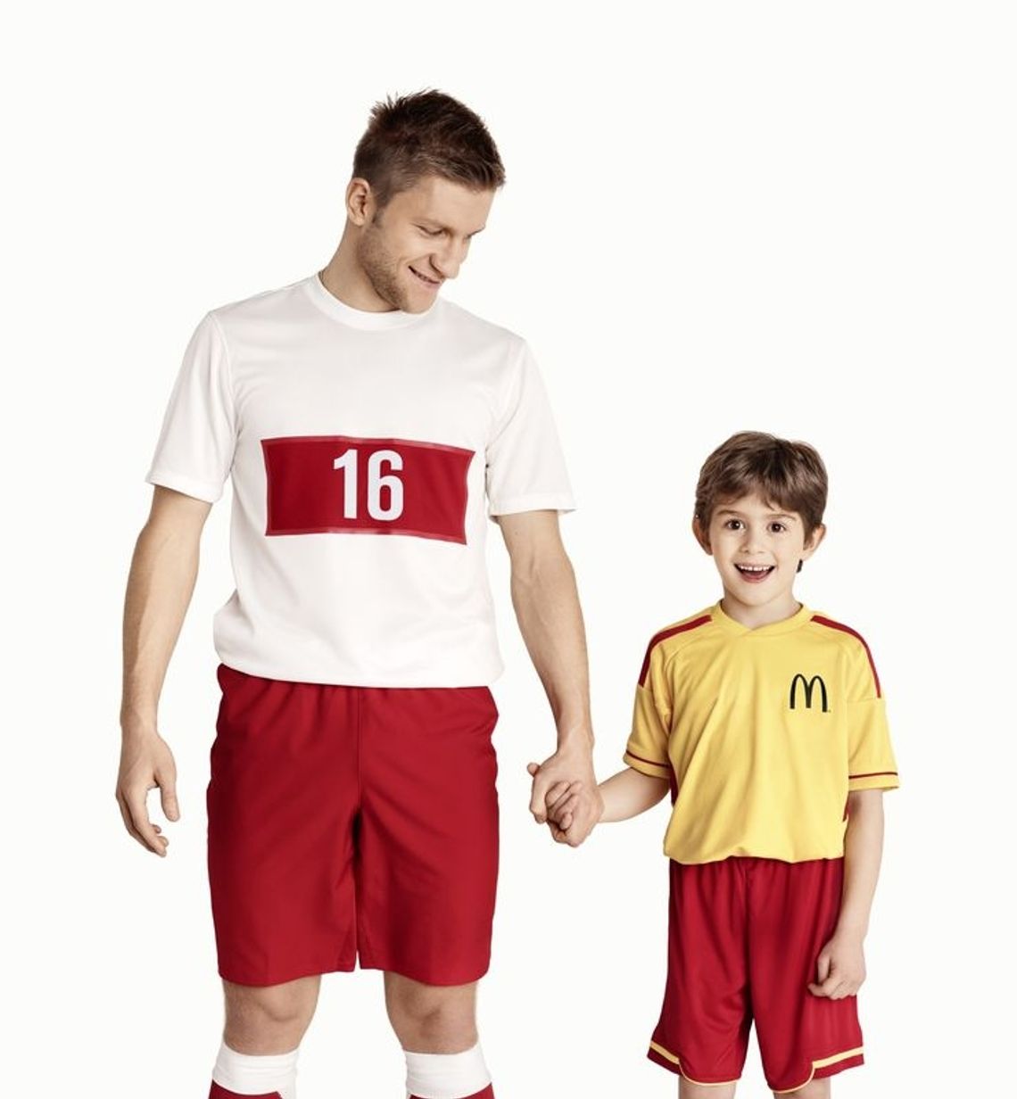 Dzieci z Trójmiasta eskortują piłkarzy na EURO Dzieci z Trójmiasta eskortują piłkarzy na EURO