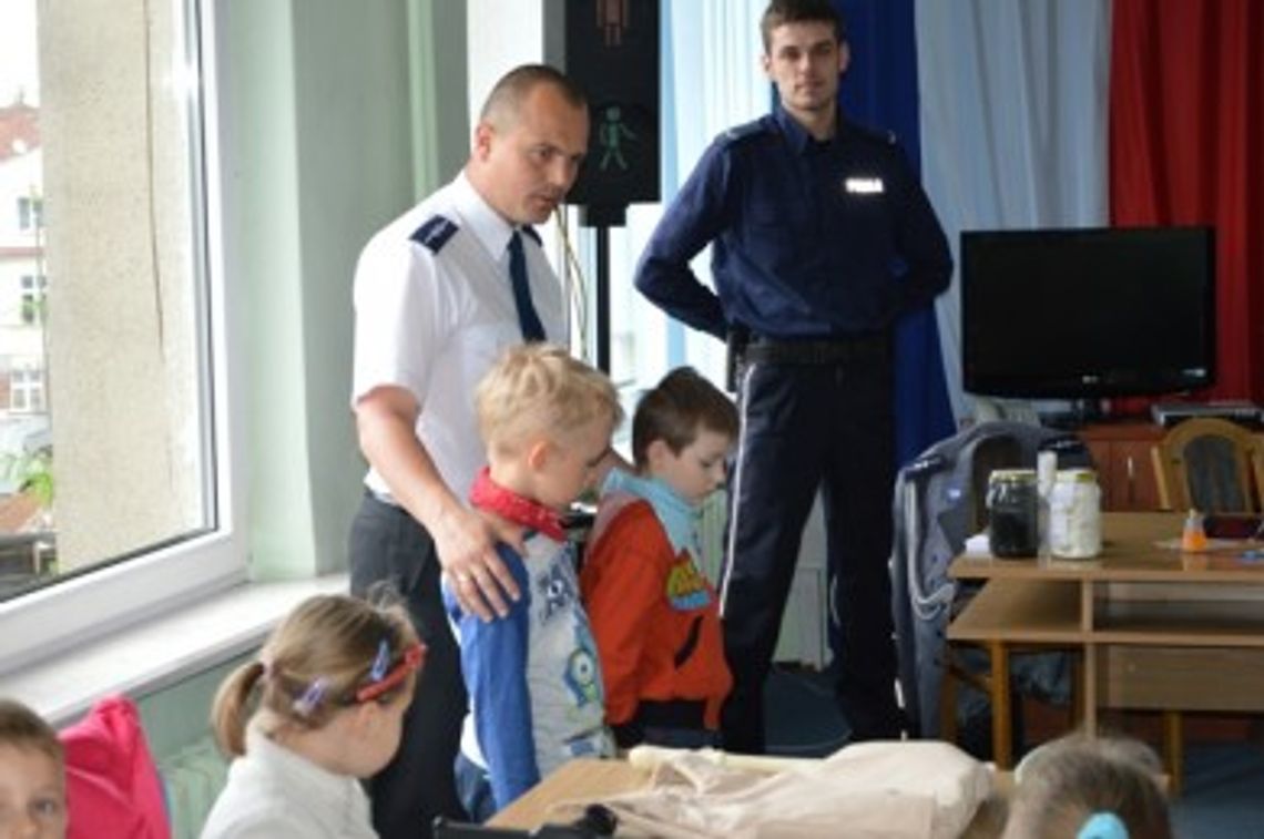 Dzieci z wizytą na tczewskiej komendzie