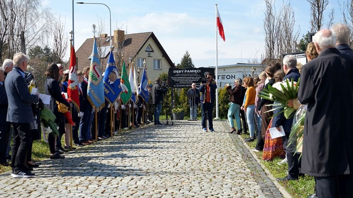 DZIEŃ PAMIĘCI OFIAR ZBRODNI KATYŃSKIEJ. Odczytano list syna zamordowanego pułkownika jednego z 10 tys. oficerów...