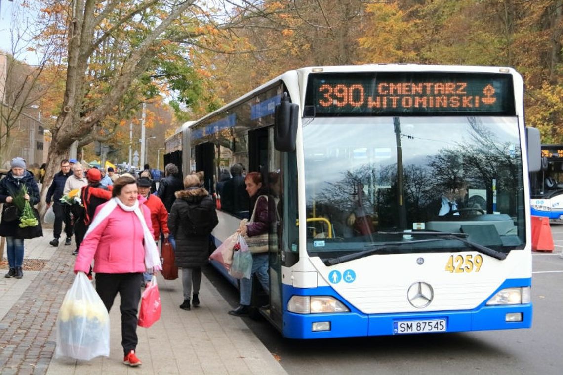 Dzień Wszystkich Świętych. Jak dojechać na cmentarze?