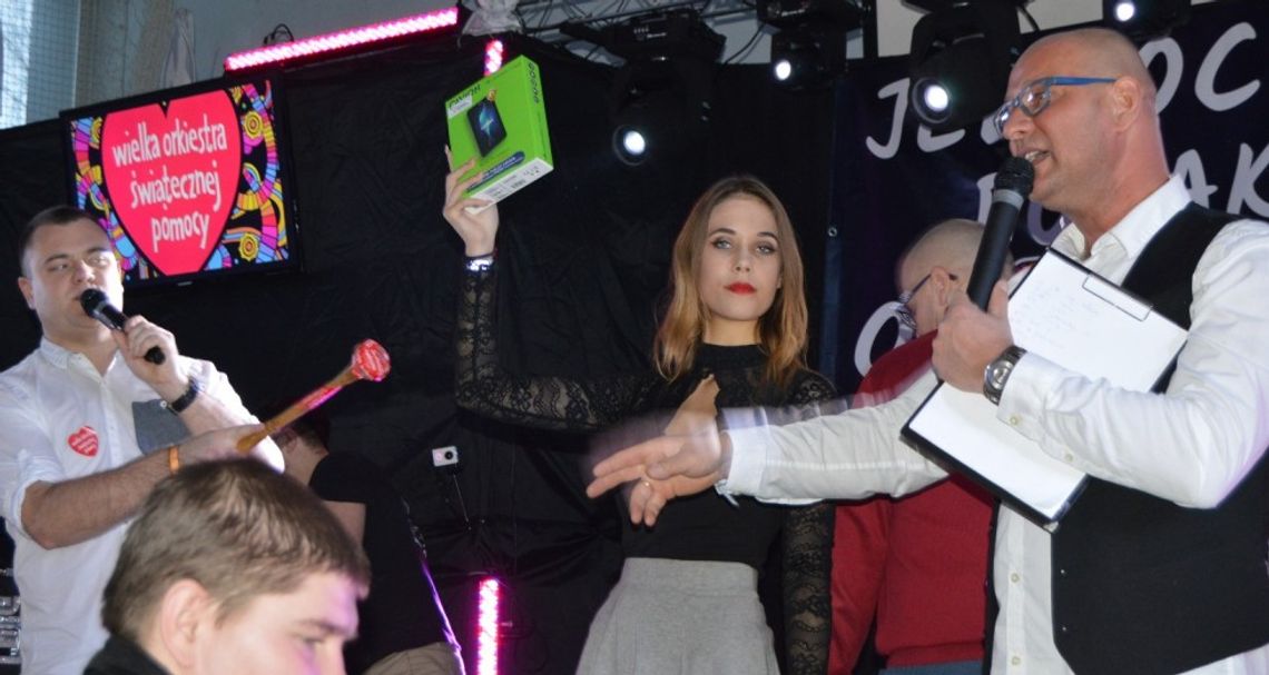 Dziesiątki wolontariuszy WOŚP na ulicach Tczewa Dziesiątki wolontariuszy WOŚP na ulicach Tczewa