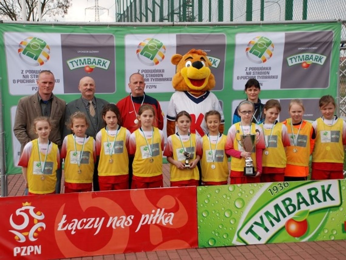Dziesięciolatki w finale turnieju Tymbarka Dziesięciolatki w finale turnieju Tymbarka