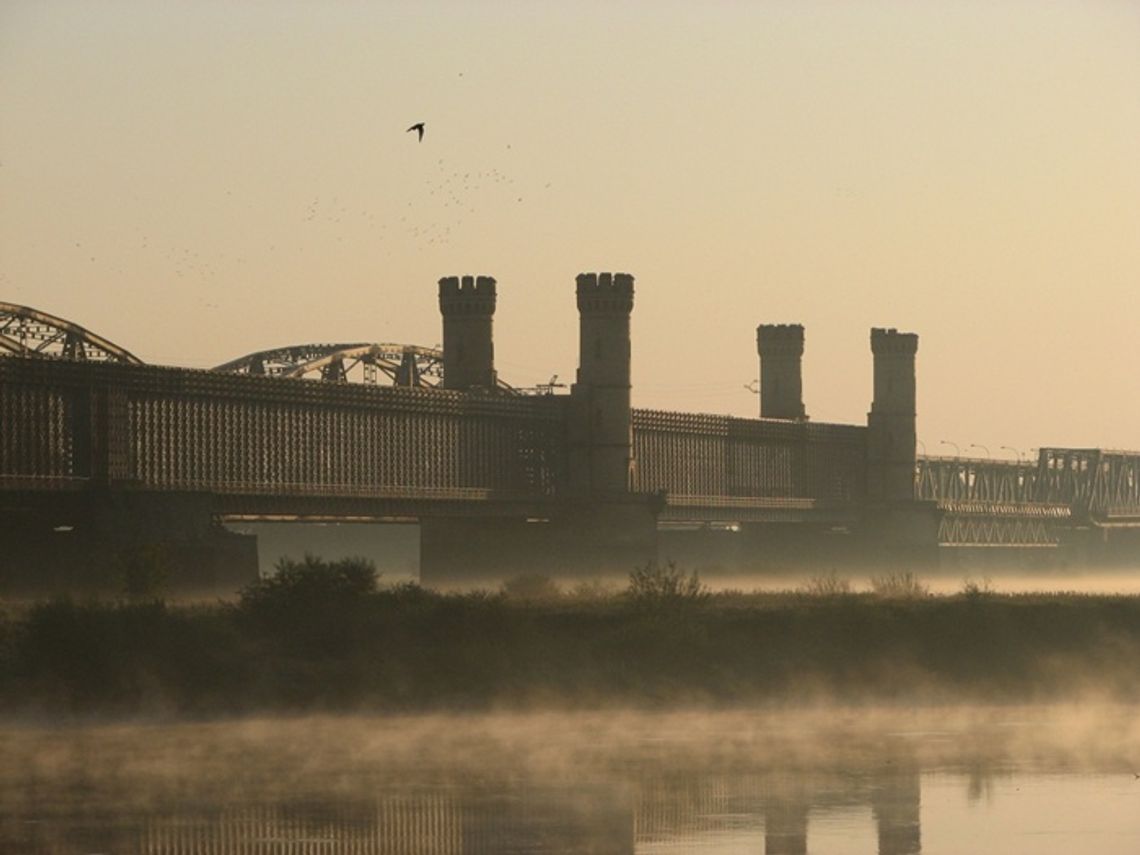 Dziura w zabytku – Most Tczewski zamknięty do odwołania Dziura w zabytku – Most Tczewski zamknięty do odwołania