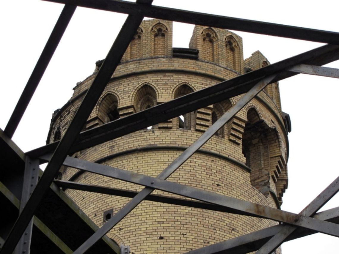 Dziurawy most zamknięty. Minister poskąpił, dorzuci się prezydent? Dziurawy most zamknięty. Minister poskąpił, dorzuci się prezydent?