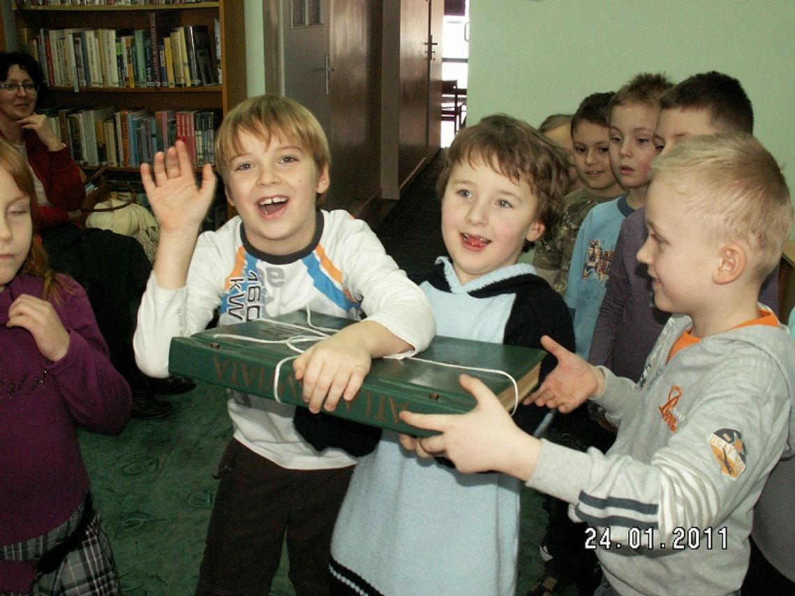 Entuzjazm, czyli integracyjne „Bingo”. Zimowe ferie wśród książek i papużek Entuzjazm, czyli integracyjne „Bingo”. Zimowe ferie wśród książek i papużek