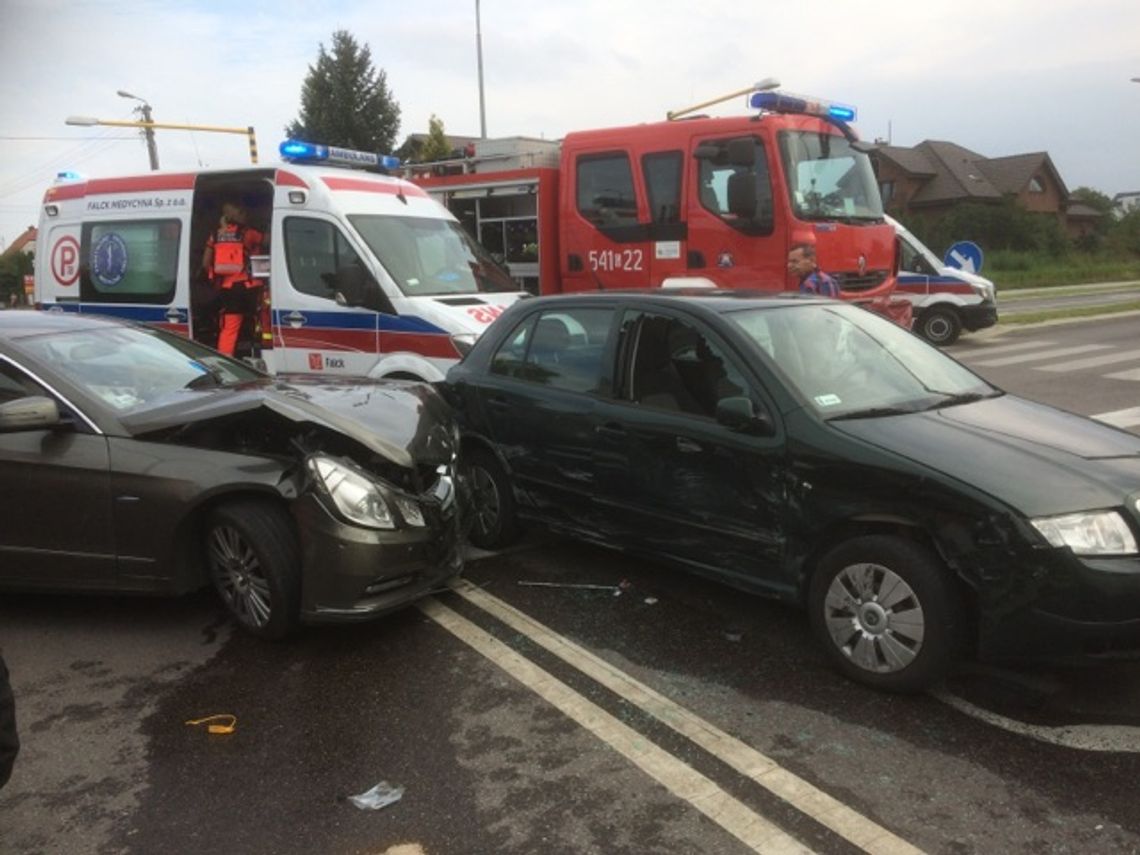 Fatalne zderzenie - znów Kociewska/Żwirki! Karambol 4 aut Fatalne zderzenie - znów Kociewska/Żwirki! Karambol 4 aut