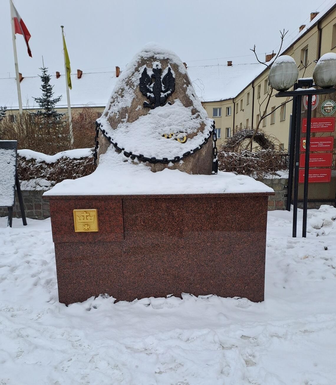 FELIETON: Bezdomni przypominają o Sądzie