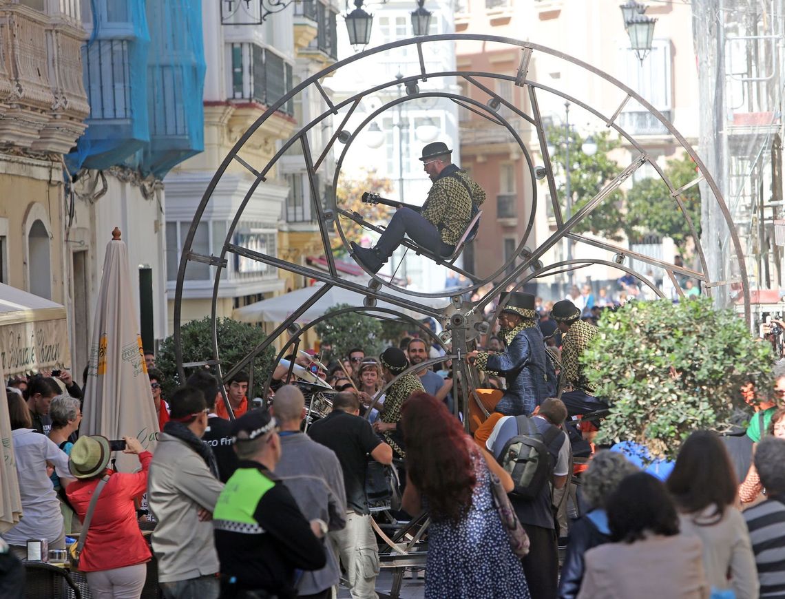 Feta się zaczyna - w plenerze, na ulicy