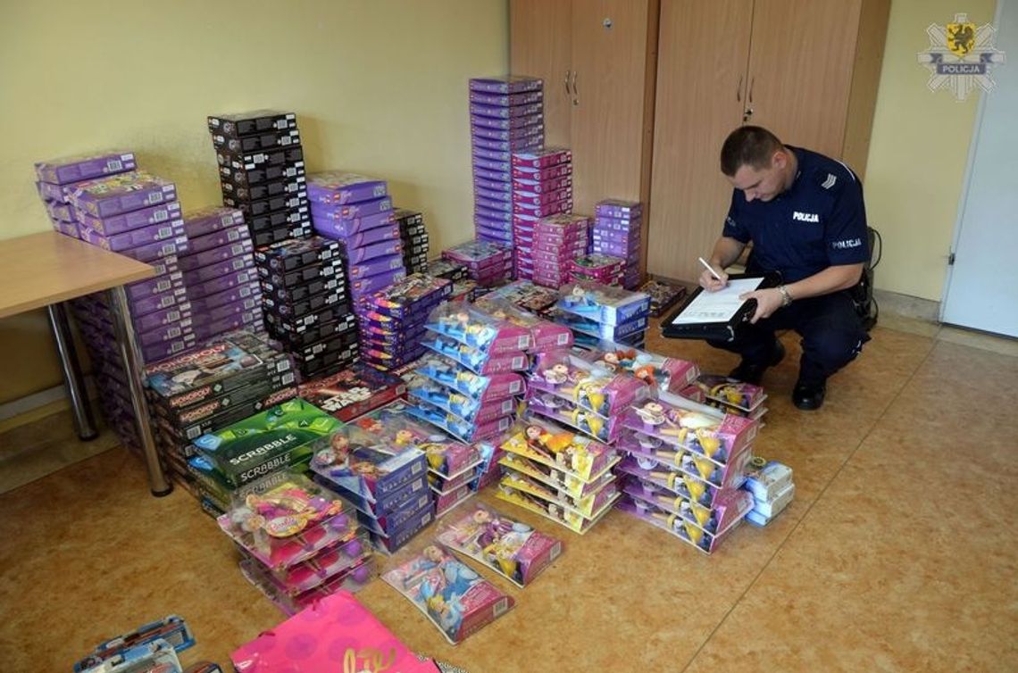 [FILM] Na Suchaninie w mieszkaniu odkryto magazyn kradzionych zabawek